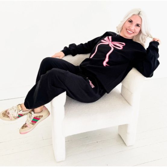 Black Jerzees Drawstring Sweatpants with Pink Bow Graphic – Unisex 50/50 Fleece