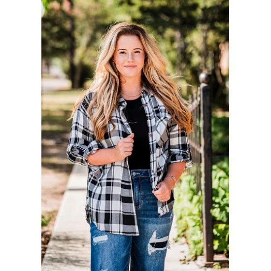 Black & White Plaid High-Low Button-Up Shirt – Lightweight Fall Layer