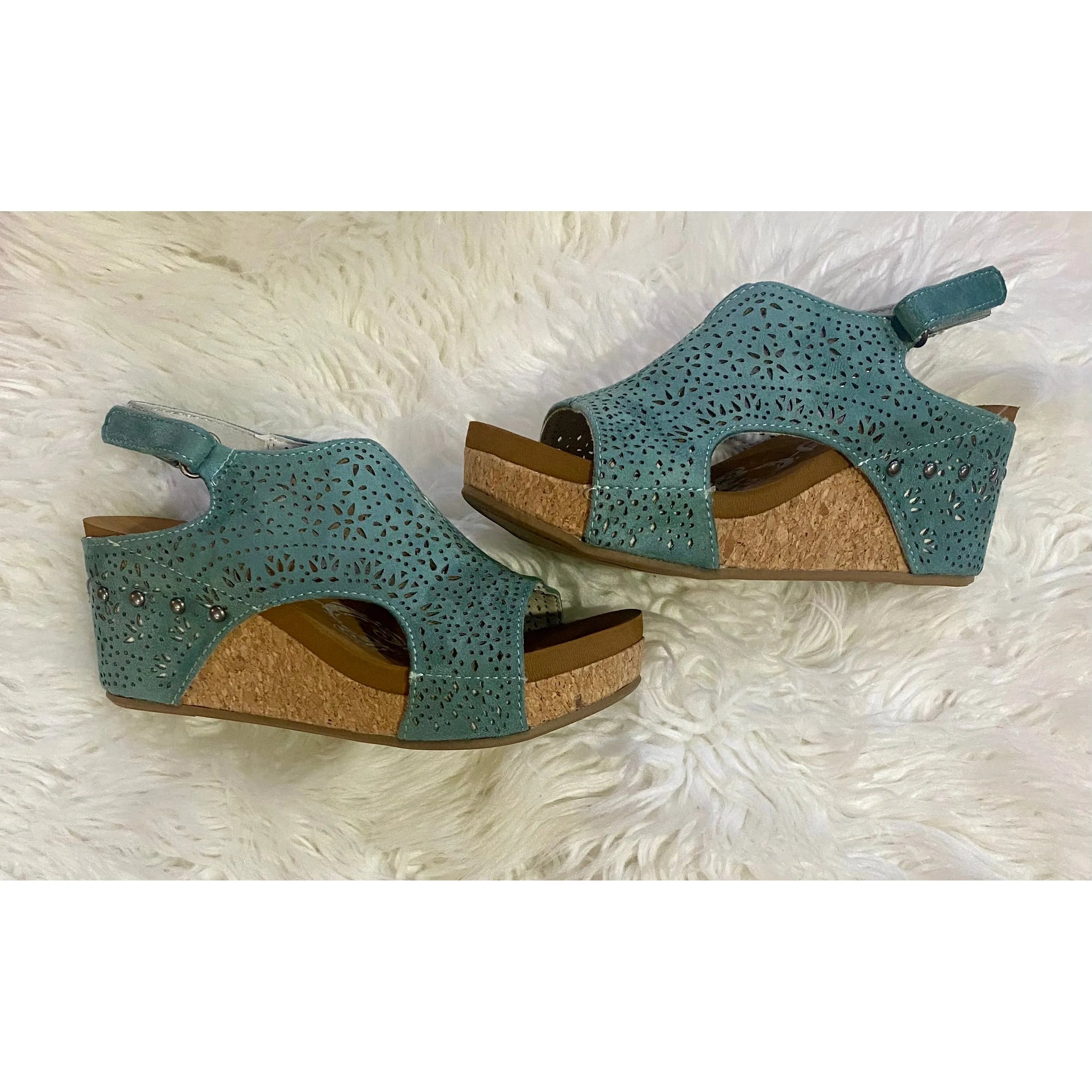 Freefly Wedge Sandals by Very G – Turquoise