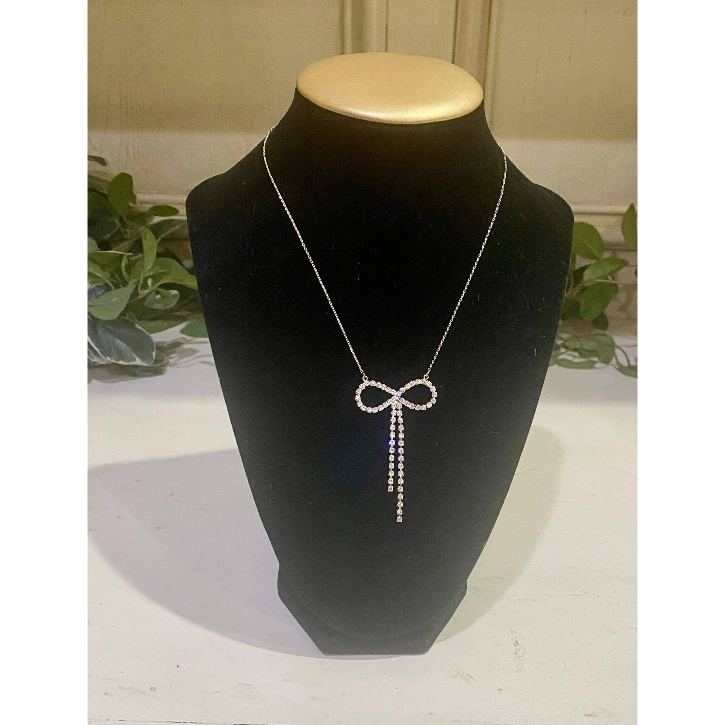 Rhinestone Bow Necklace – 18K Gold Plated