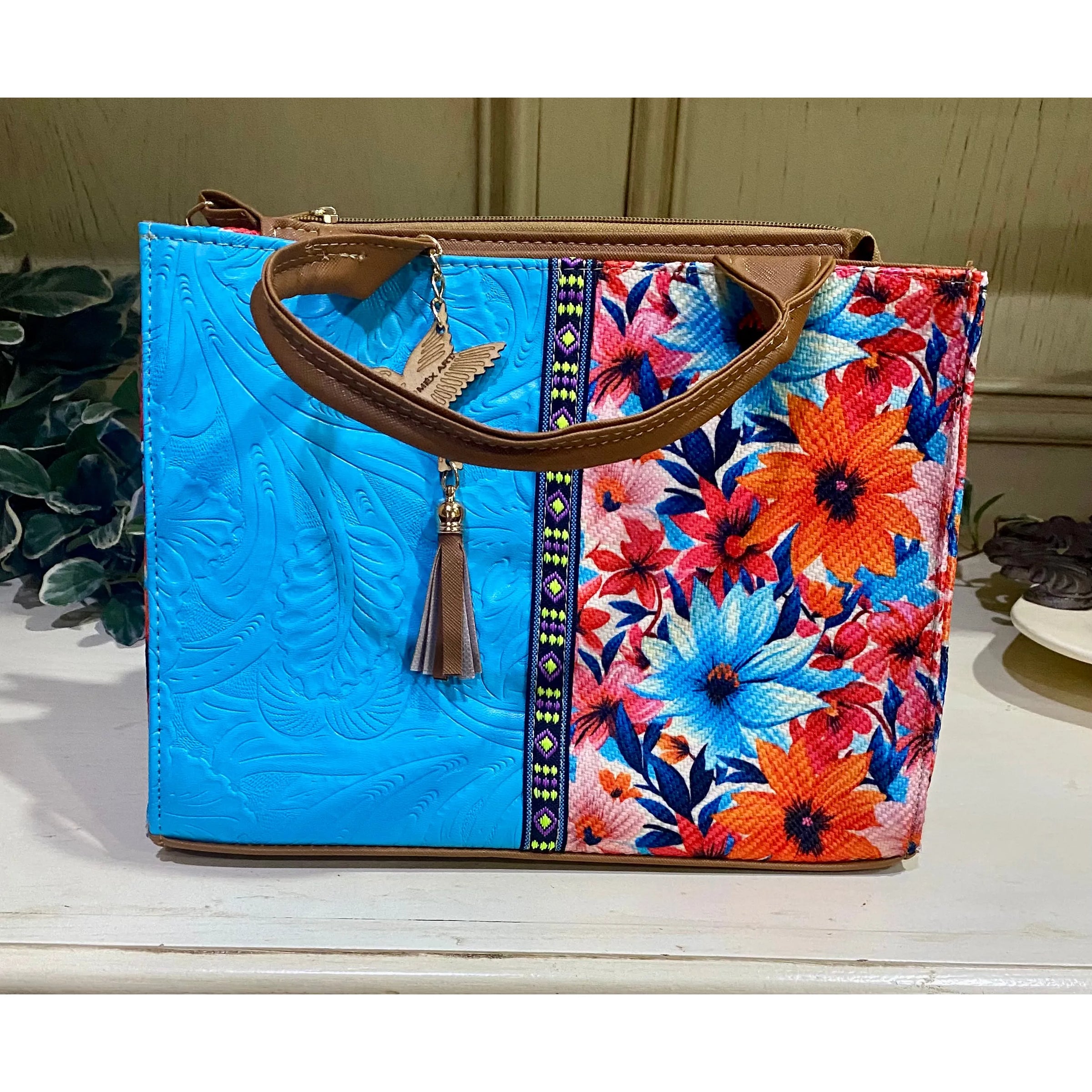 Artisanal Embroidered Look Leather Tote Bag – Medium