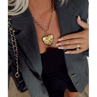 Gold Hammered Heart Pendant Necklace – Water Resistant 18k Gold Stainless Steel