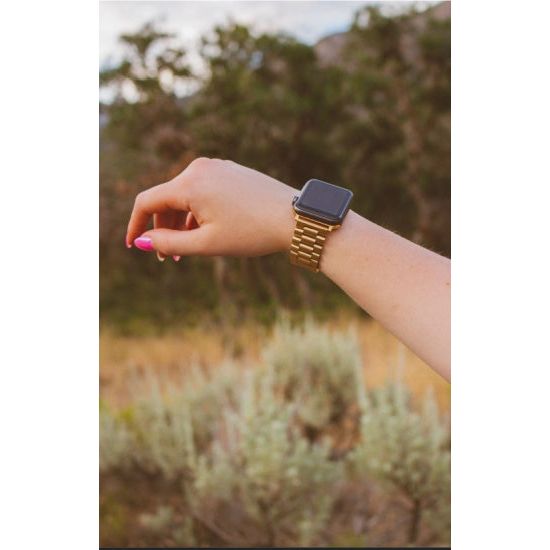 Wide 18K Gold Stainless Steel Apple Watch Band – Adjustable Fit