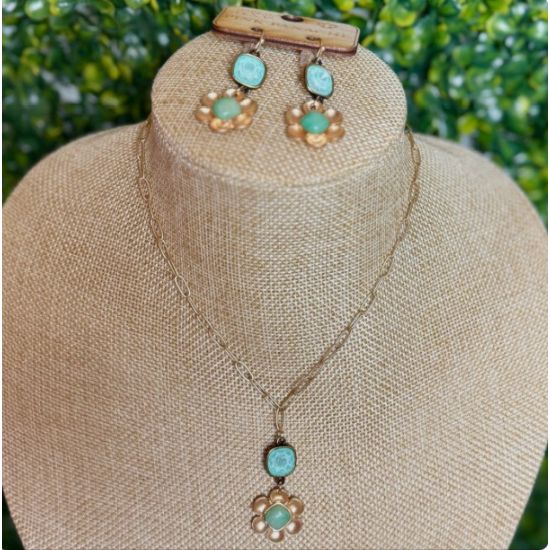 Pink Panache Mint Flower Pendant Necklace
